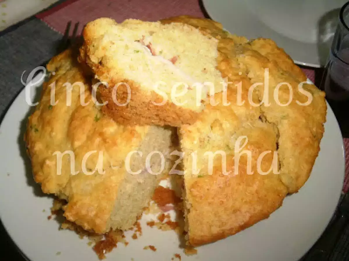 Bolo salgado de queijo fresco e fiambre - foto 3