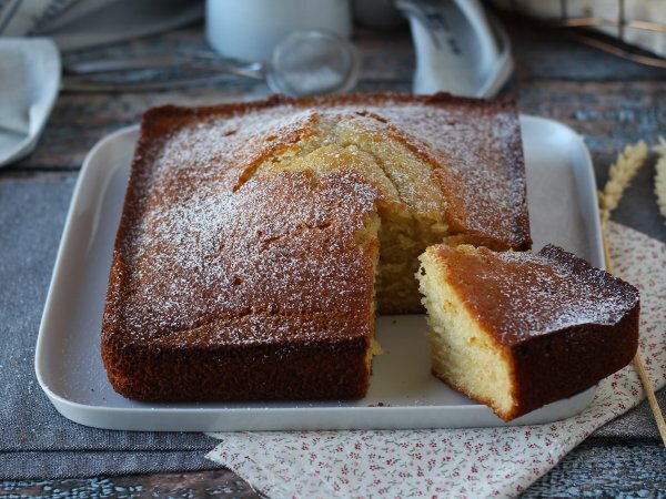 Receita Bolo simples e fofinho com poucos ingredientes: perfeito para o café