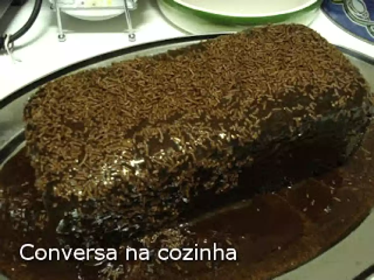 Bolo Suiço de Chocolate ( Álvaro Rodrigues) - foto 2