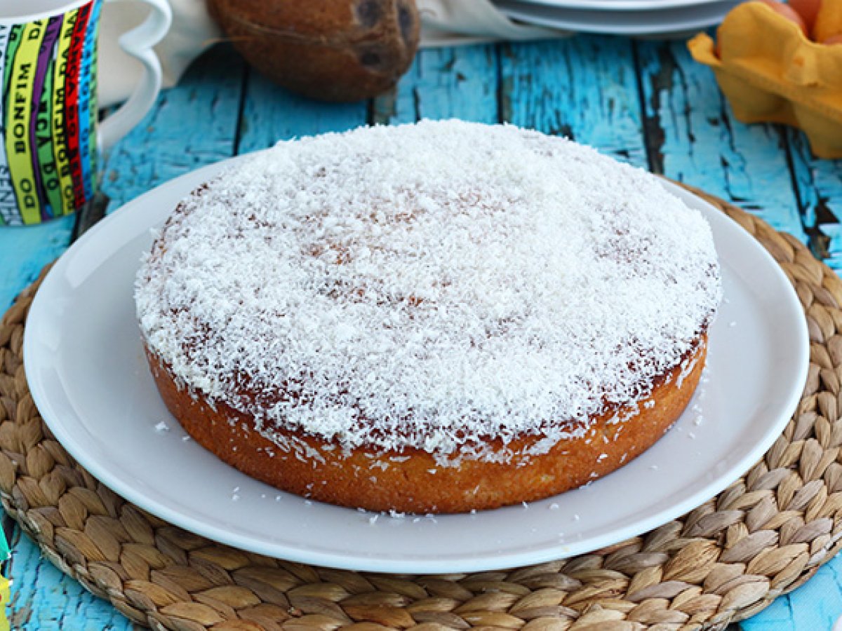 Bolo toalha felpuda: o clássico bolo gelado de coco cremoso - foto 2