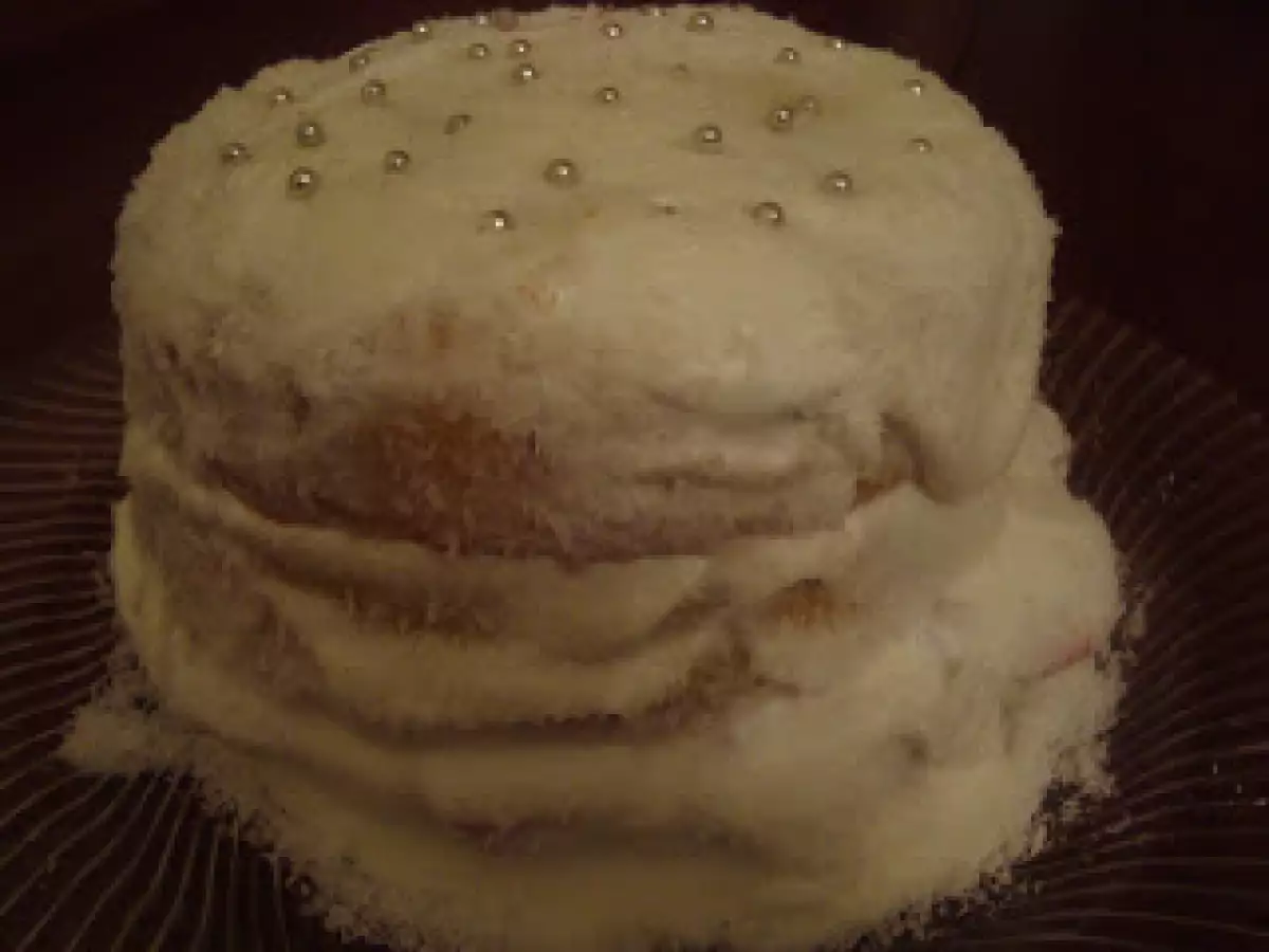 Bolos 3 sabores: Coco, Lima e Morango - foto 2