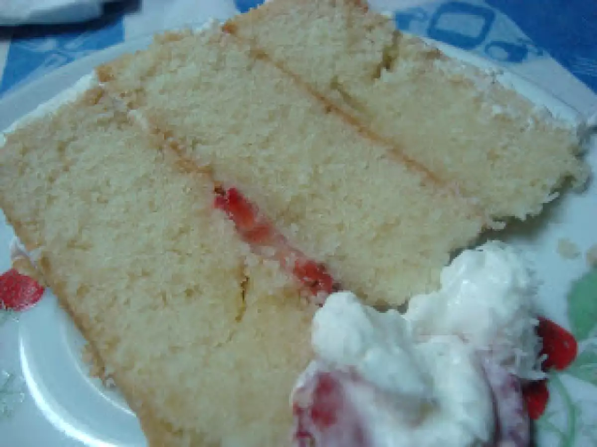 Bolos 3 sabores: Coco, Lima e Morango - foto 3