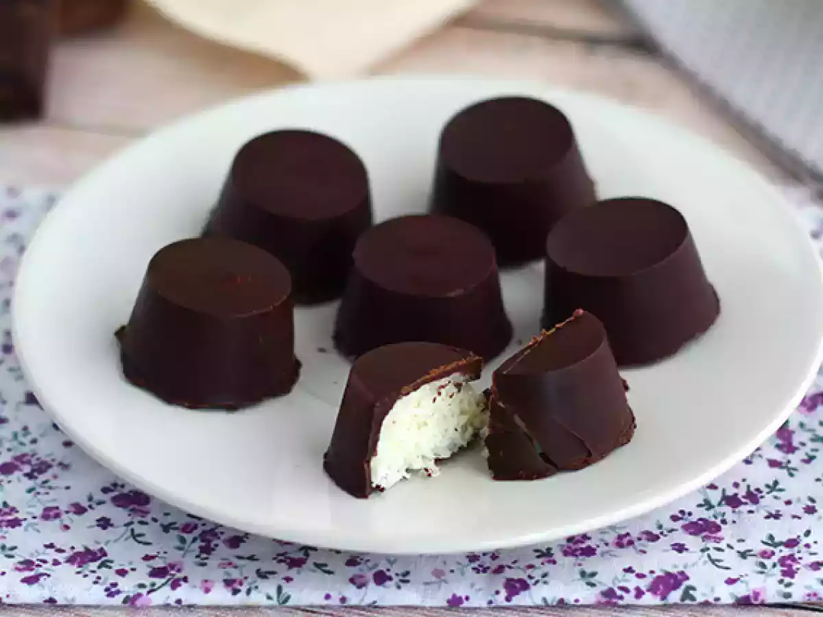 Bombom de Beijinho (leite condensado e coco)
