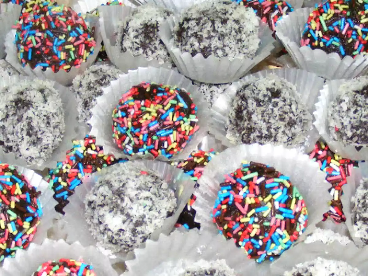Brigadeiros de Chocolate e Coco da Cris