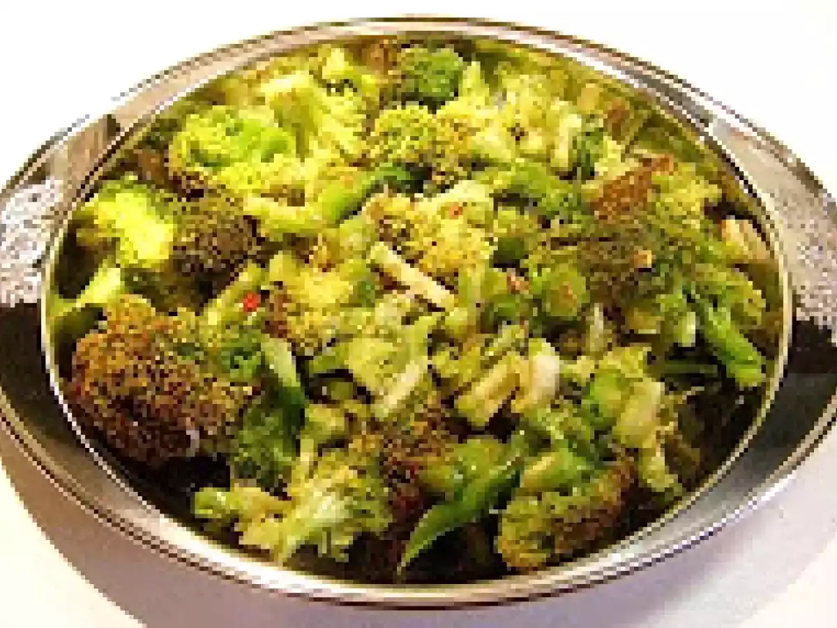 Brócolis com Molho Asiático (vegana)