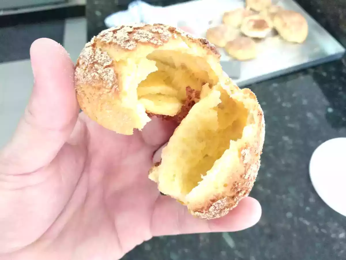 Broinhas aeradas de fubá