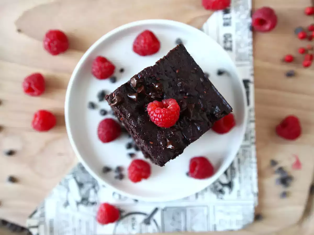 Brownie de framboesa e chocolate, o bolo perfeito na hora do lanche! - foto 7
