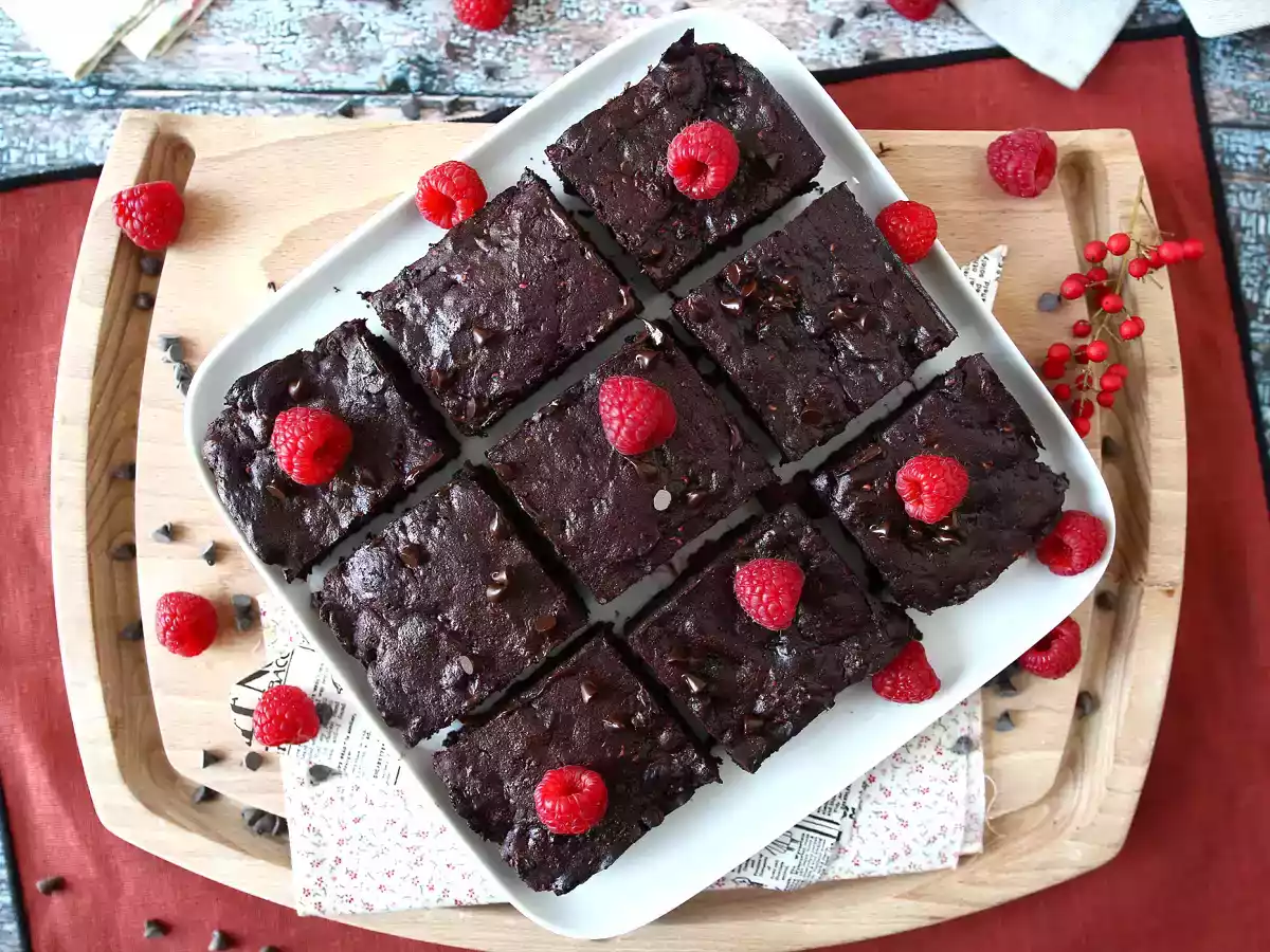 Brownie de framboise e chocolate, o bolo perfeito na hora do lanche! - foto 2