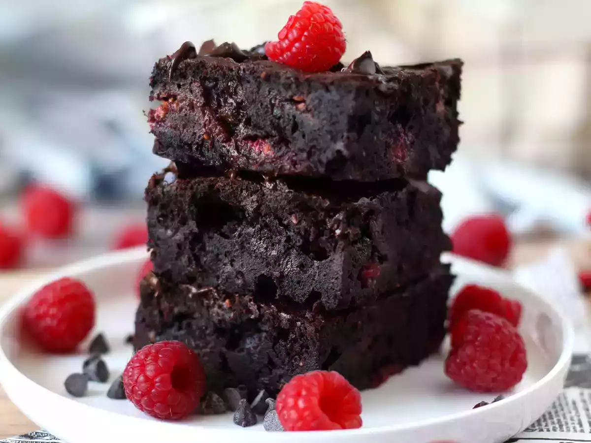 Brownie de framboise e chocolate, o bolo perfeito na hora do lanche! - foto 5