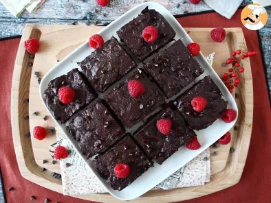 Brownie de framboise e chocolate, o bolo perfeito na hora do lanche! - foto 2