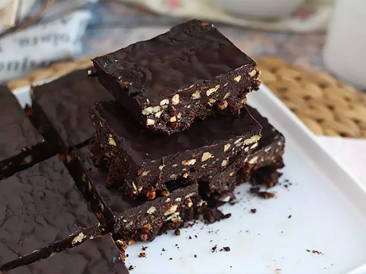 Brownie, um brownie cru de tâmaras (sem cozimento)