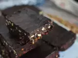 Brownie, um brownie cru de tâmaras (sem cozimento), foto 1