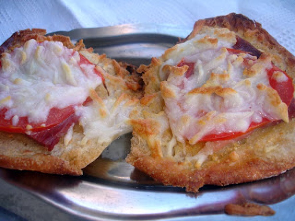 Bruschetta com Presunto e Tomate