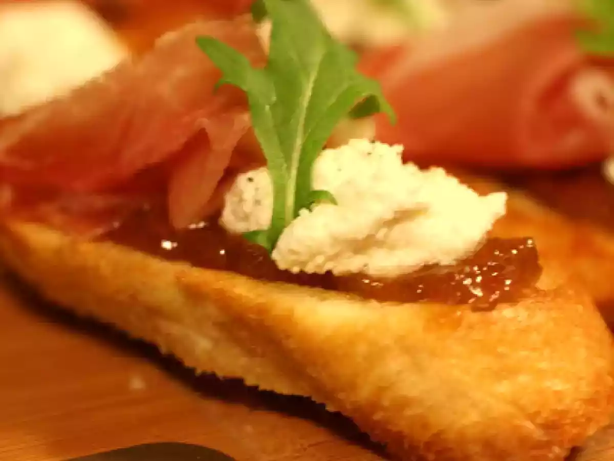 Bruschetta de Parma com Geléia de Figos e Ricota Cremosa - foto 2