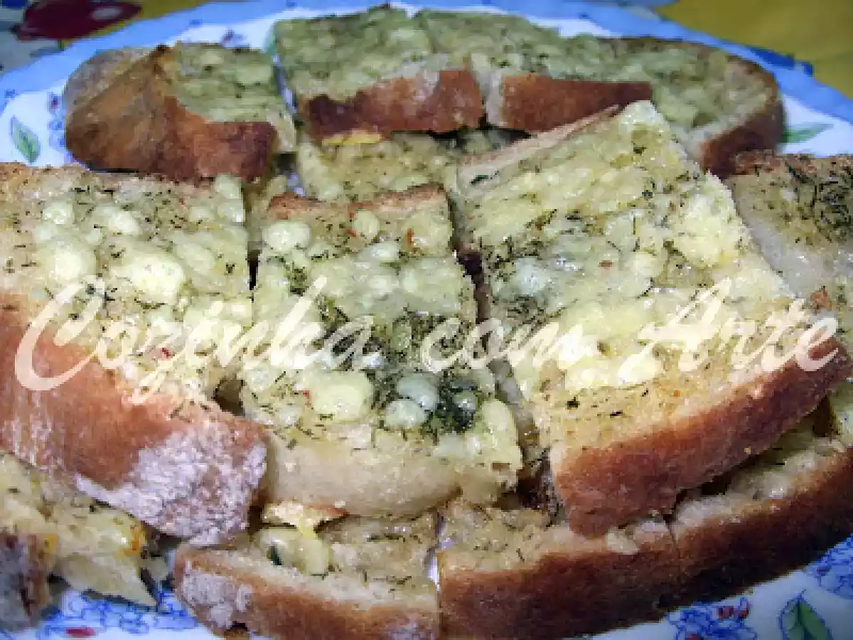 Bruschettas de alho e endro com queijo da ilha - foto 2