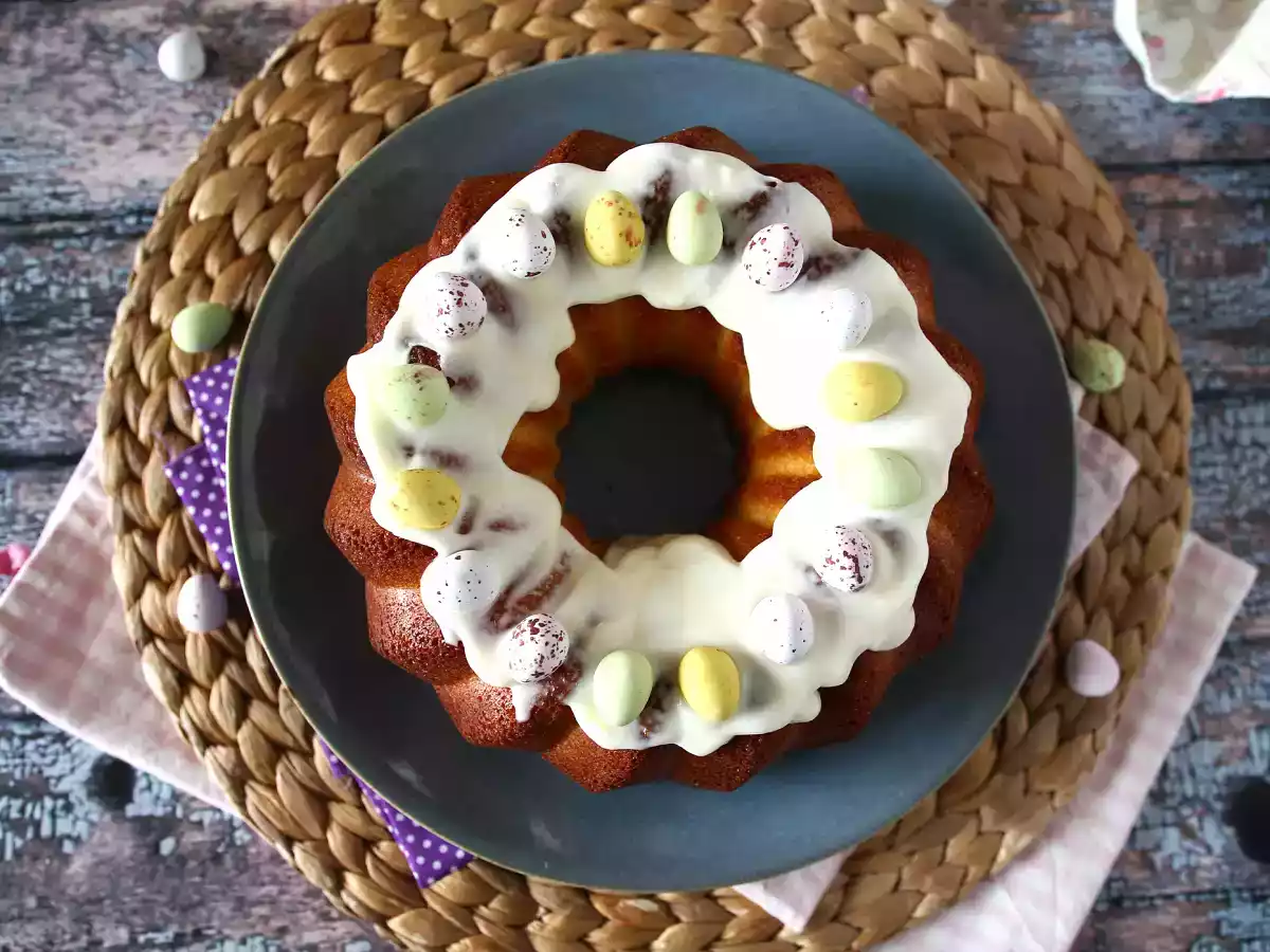Bundt cake de Páscoa sabor limão e chocolate branco - foto 6
