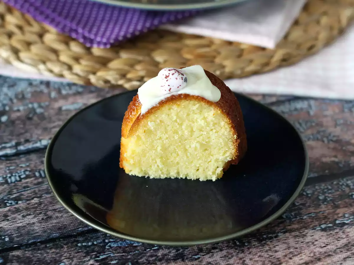 Bundt cake de Páscoa sabor limão e chocolate branco - foto 7