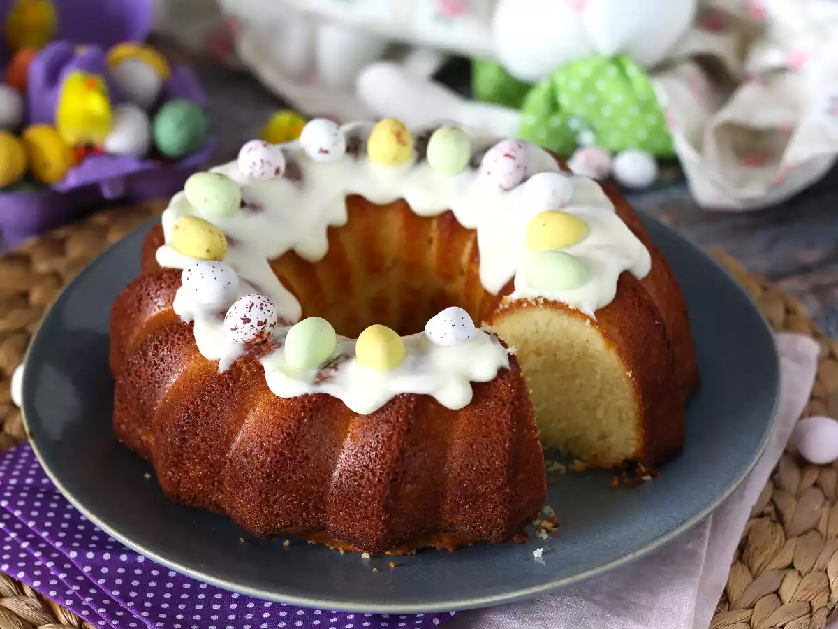 Bundt cake de Páscoa sabor limão e chocolate branco - foto 8