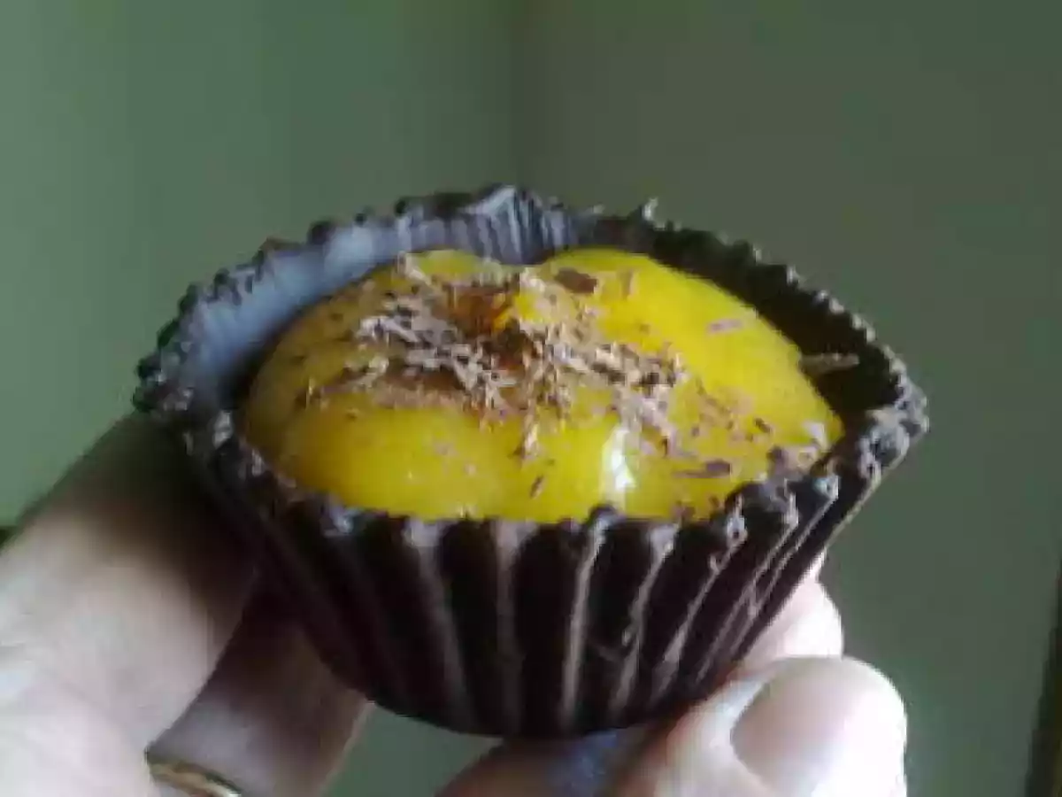 CAIXINHAS DE CHOCOLATE COM MOUSSE DE MANGA