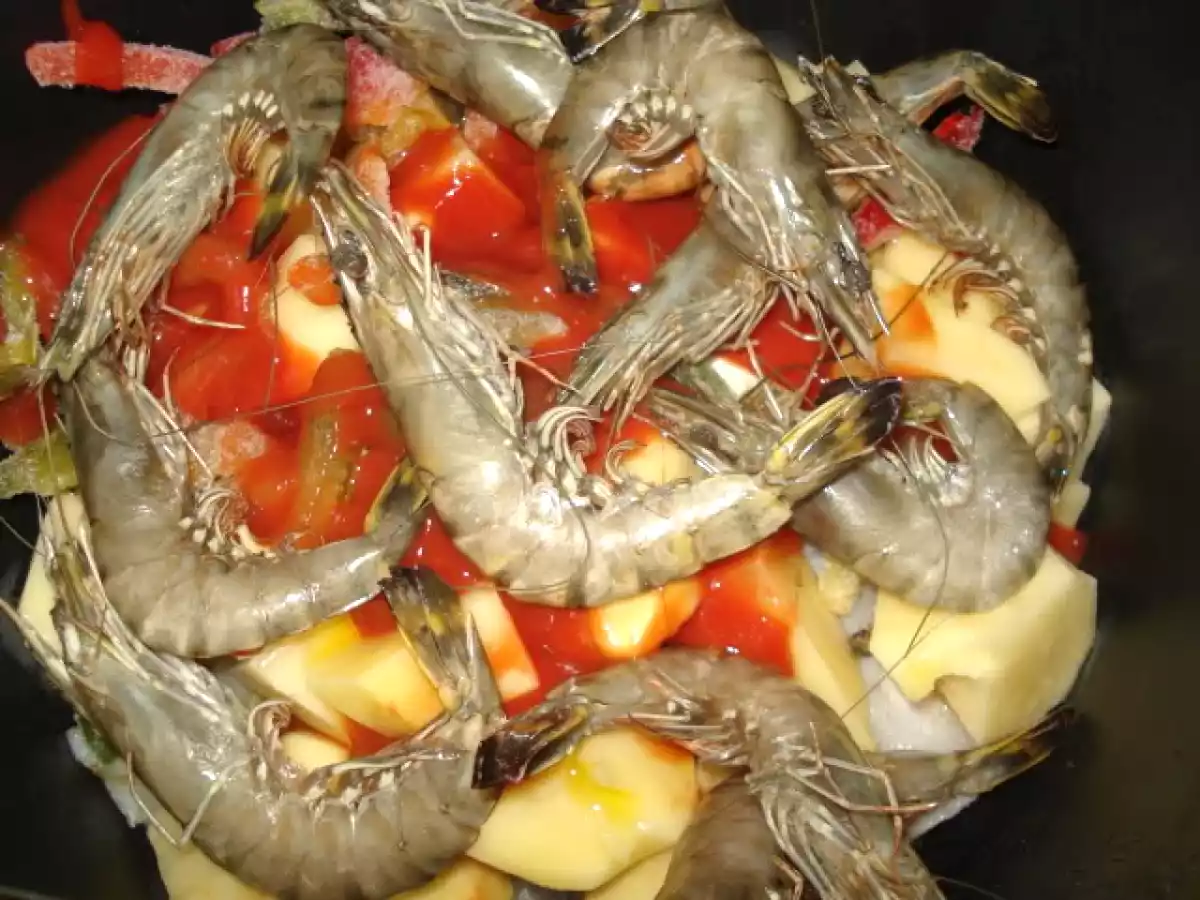 CALDEIRADA DE ALAS DE MARUCA COM GAMBAS... - foto 3