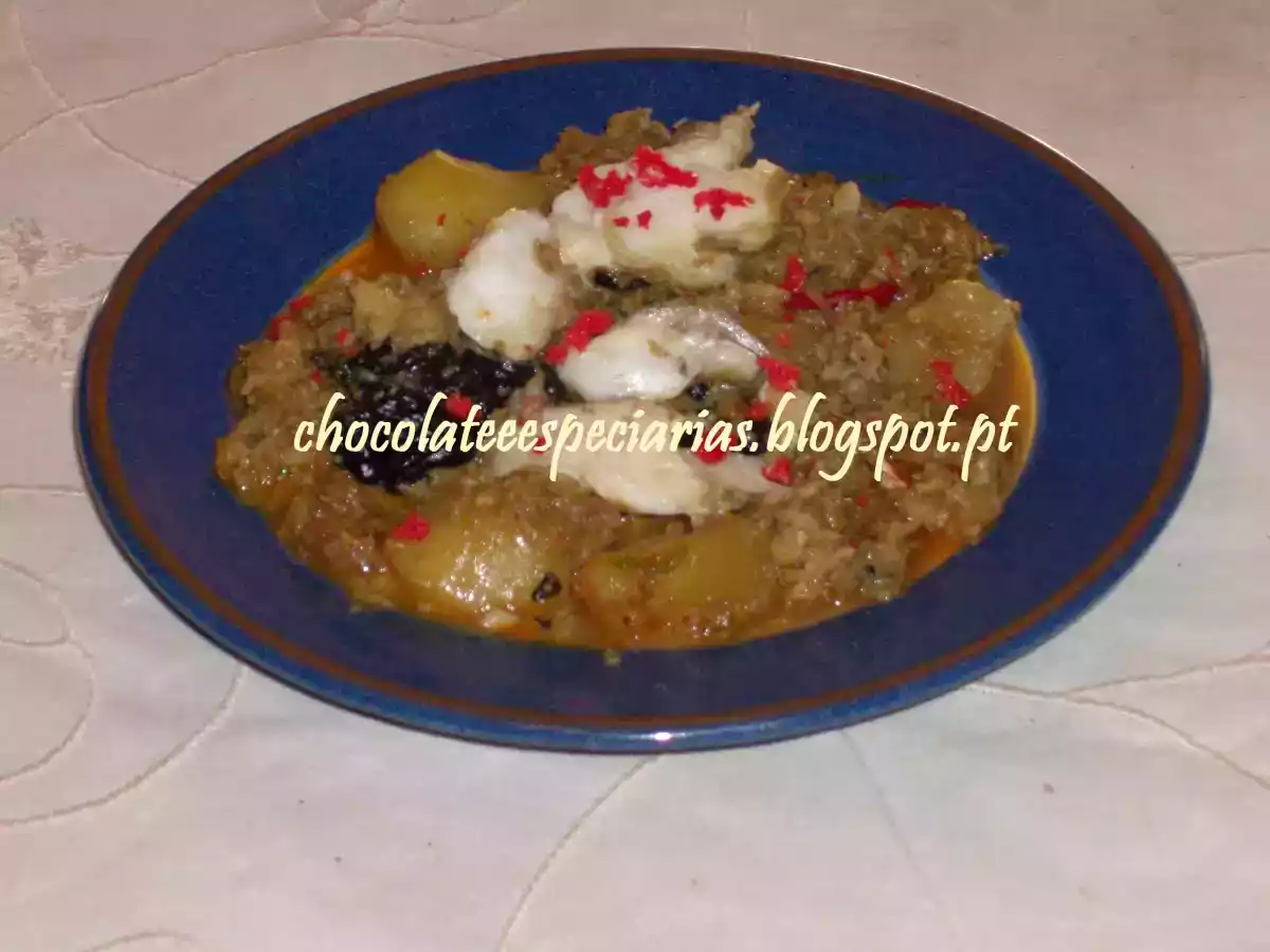 CALDEIRADA DE PEIXE ESPADA PRETO COM OVAS DE CARANGUEJO - foto 3