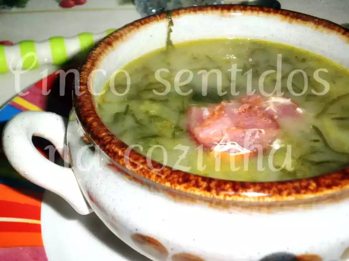 Caldo verde e bruschetta de pesto com queijo numa noite chuvosa... - foto 2