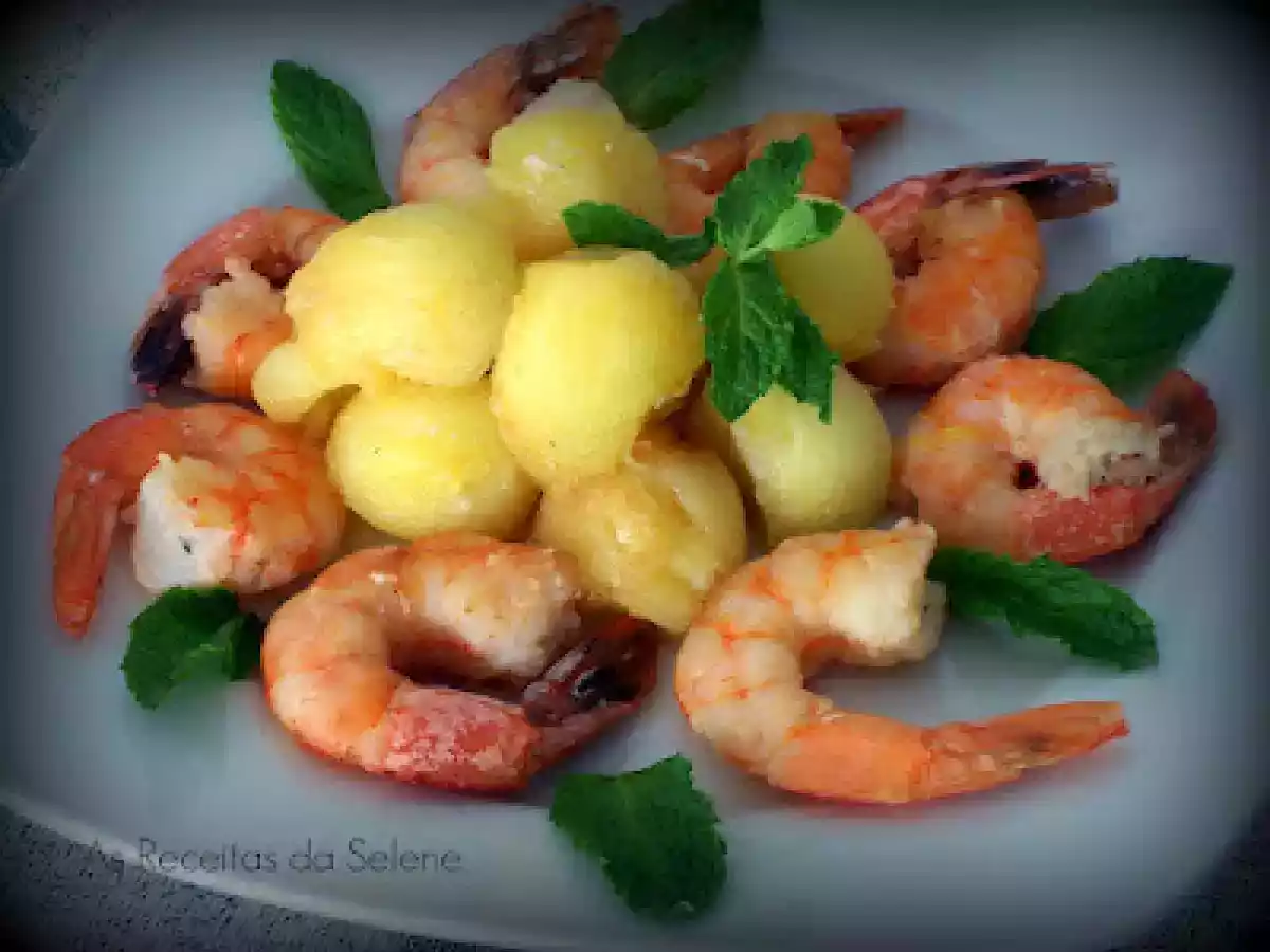 Camarão com Ananás Flambé e Whisky