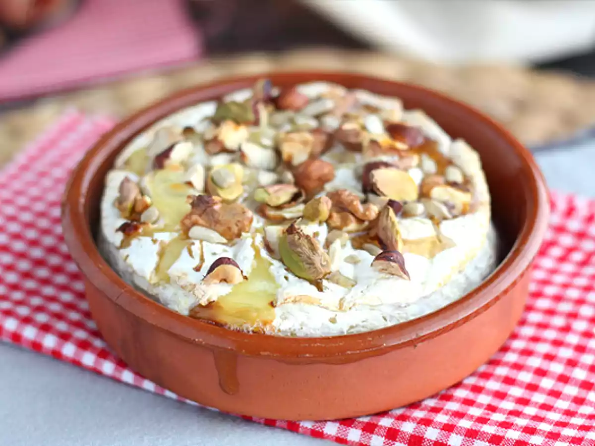 Camembert assado no forno com mel e nozes - foto 2