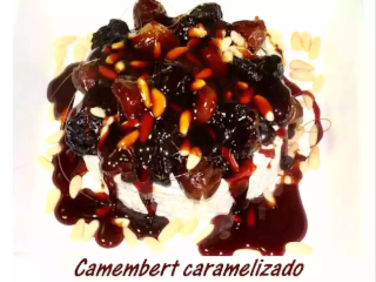 Camembert caramelizado com frutos secos