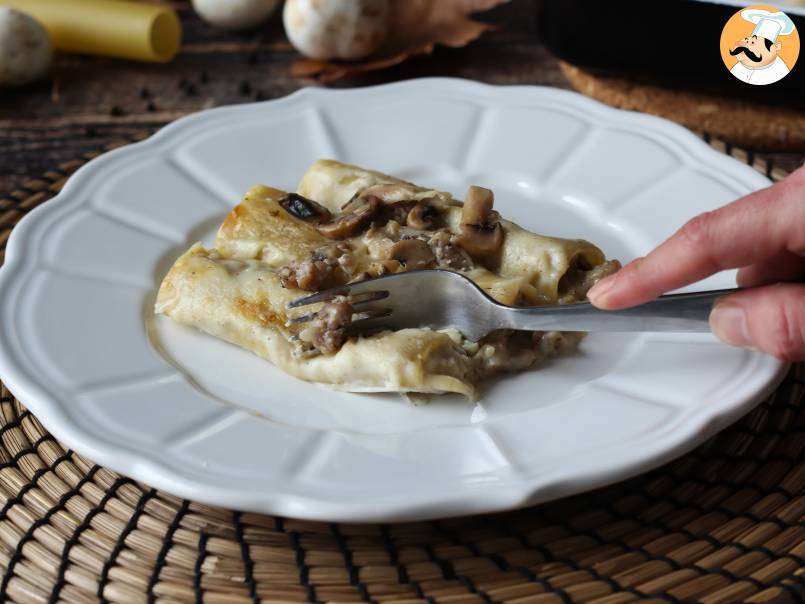 Canelone recheado com molho bechamel, cogumelos e linguiça - foto 6