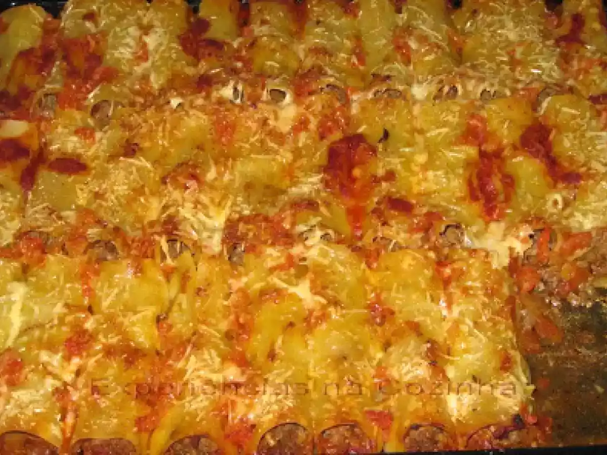 Canelones (ou cannelonni) recheados com carne e bacon - foto 2