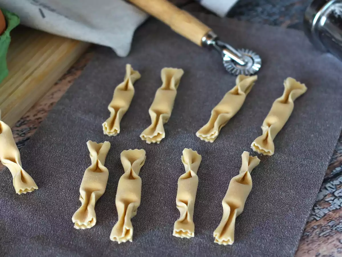 Caramelle, o ravioli italiano em forma de bombom, recheado com abóbora e ricota! - foto 2