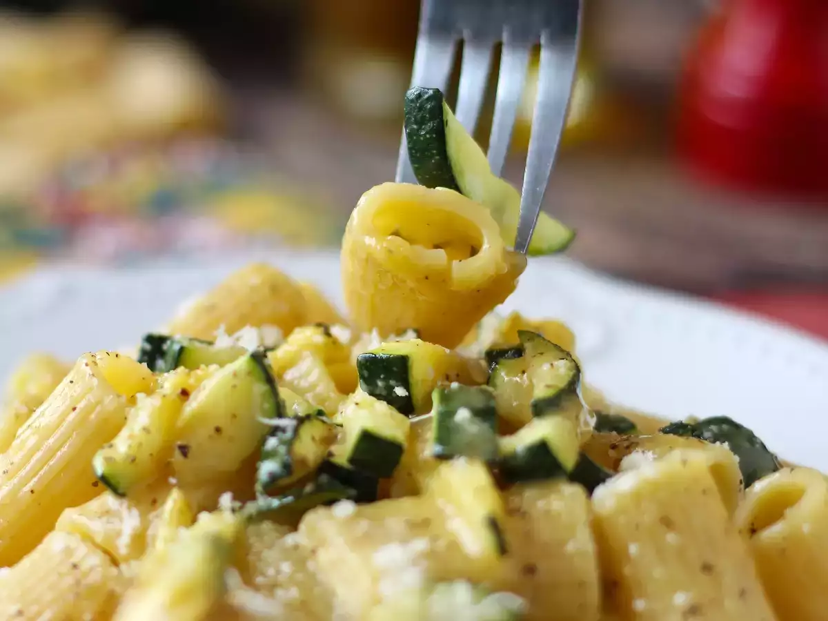 Carbonara de curgete (abobrinha): a versão vegetariana fácil, cremosa e irresistível - foto 4