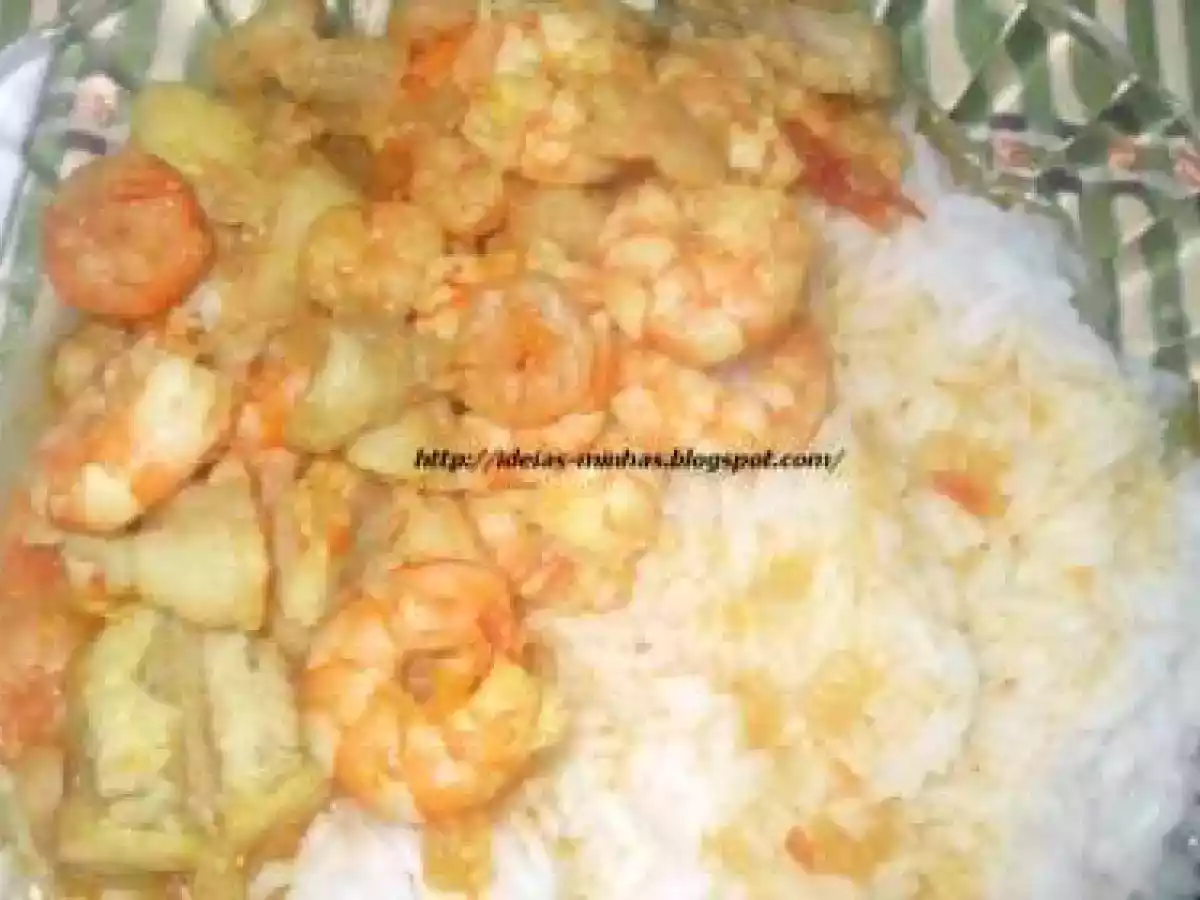 Caril de gambas e tamboril