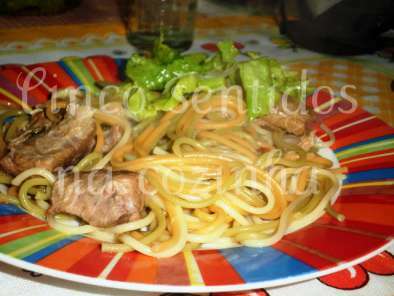Carne de vaca guisada com esparguete - foto 3