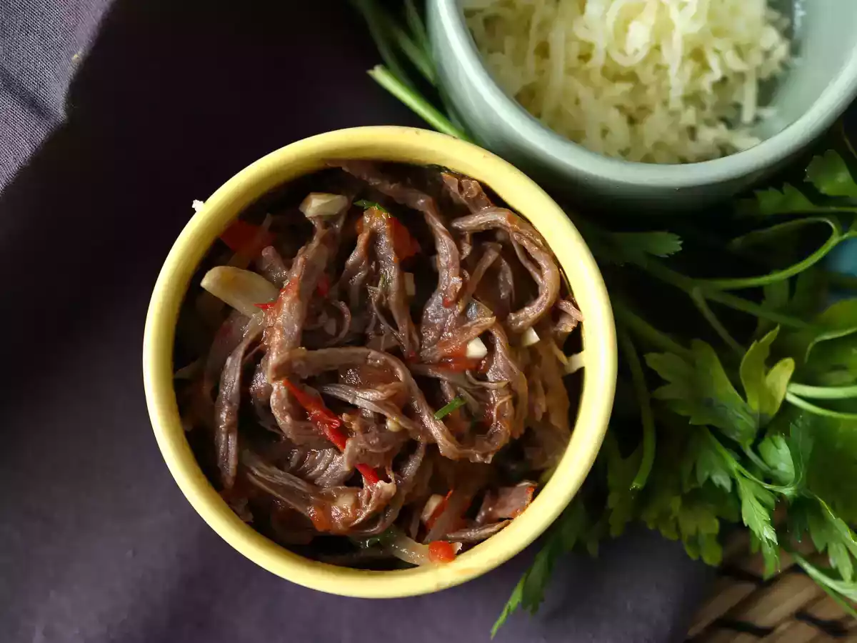 Carne desfiada com molho de tomate - foto 3