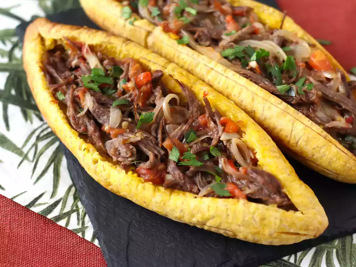 Carne desfiada com molho de tomate - foto 4