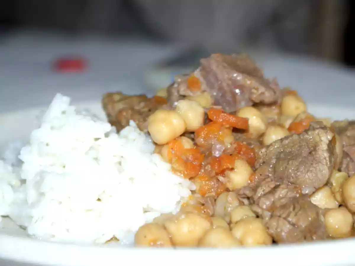 Carne estufada com grão
