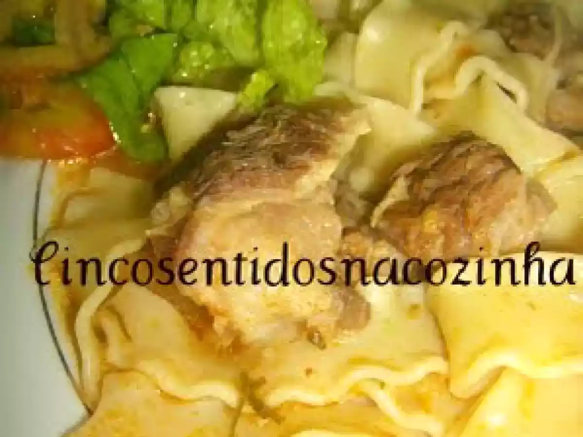Carne estufada com massa