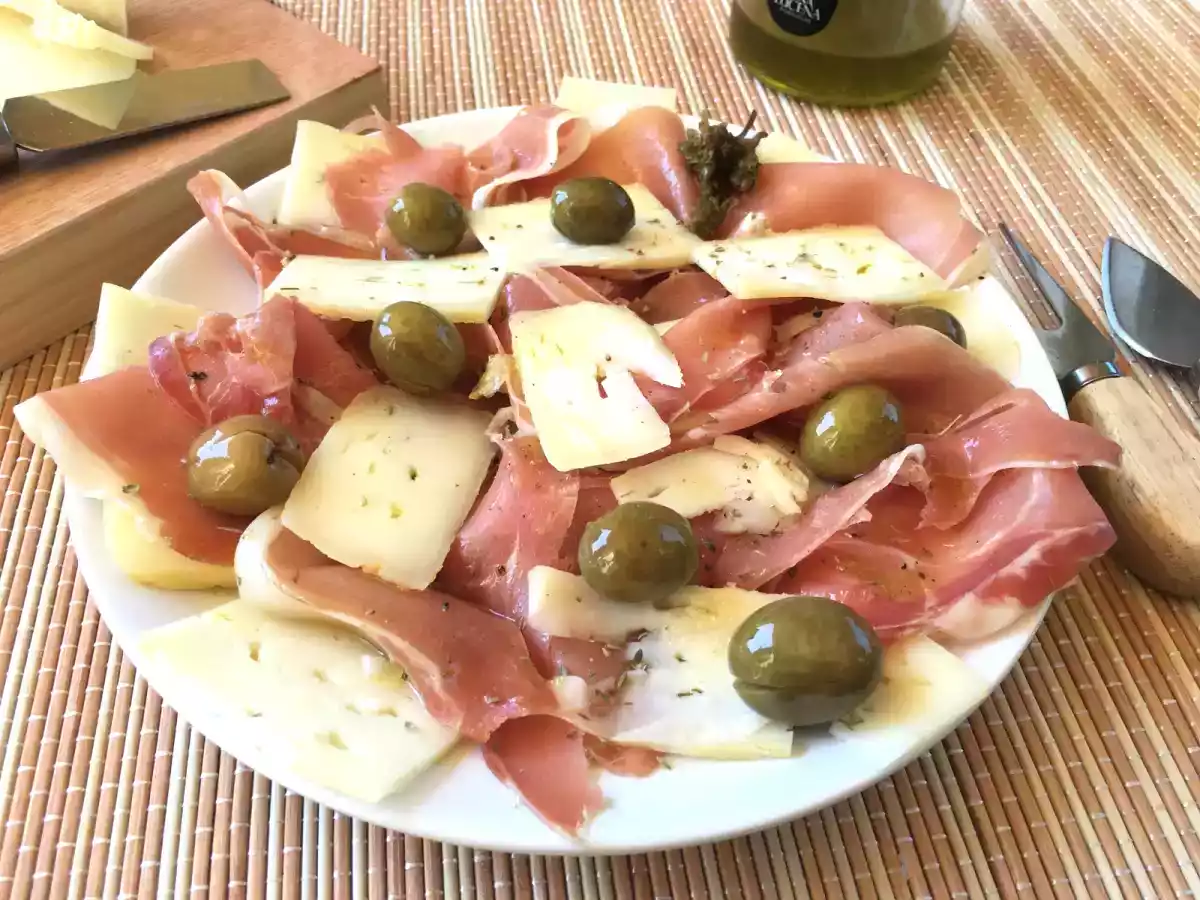Carpaccio de presunto parma