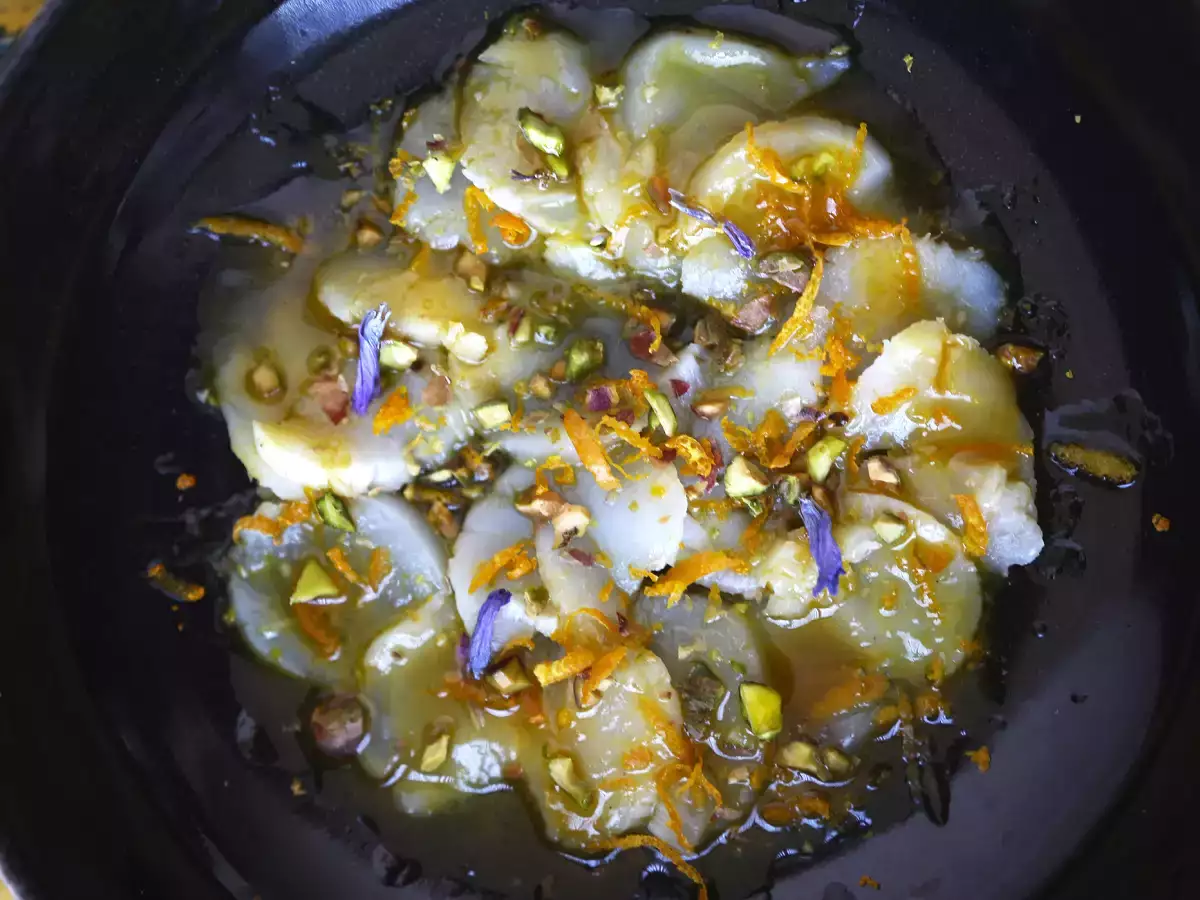 Carpaccio de vieiras com vinagrete cítrico e pistaches, uma entrada elegante e fácil de preparar - foto 3