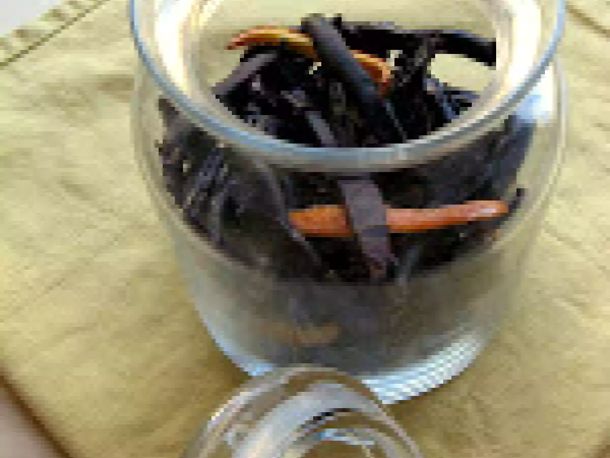 Cascas de laranja cristalizadas com chocolate negro (Orangettes)