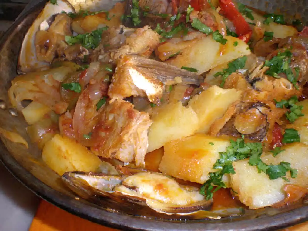Cataplana Bacalhau com Mexilhões