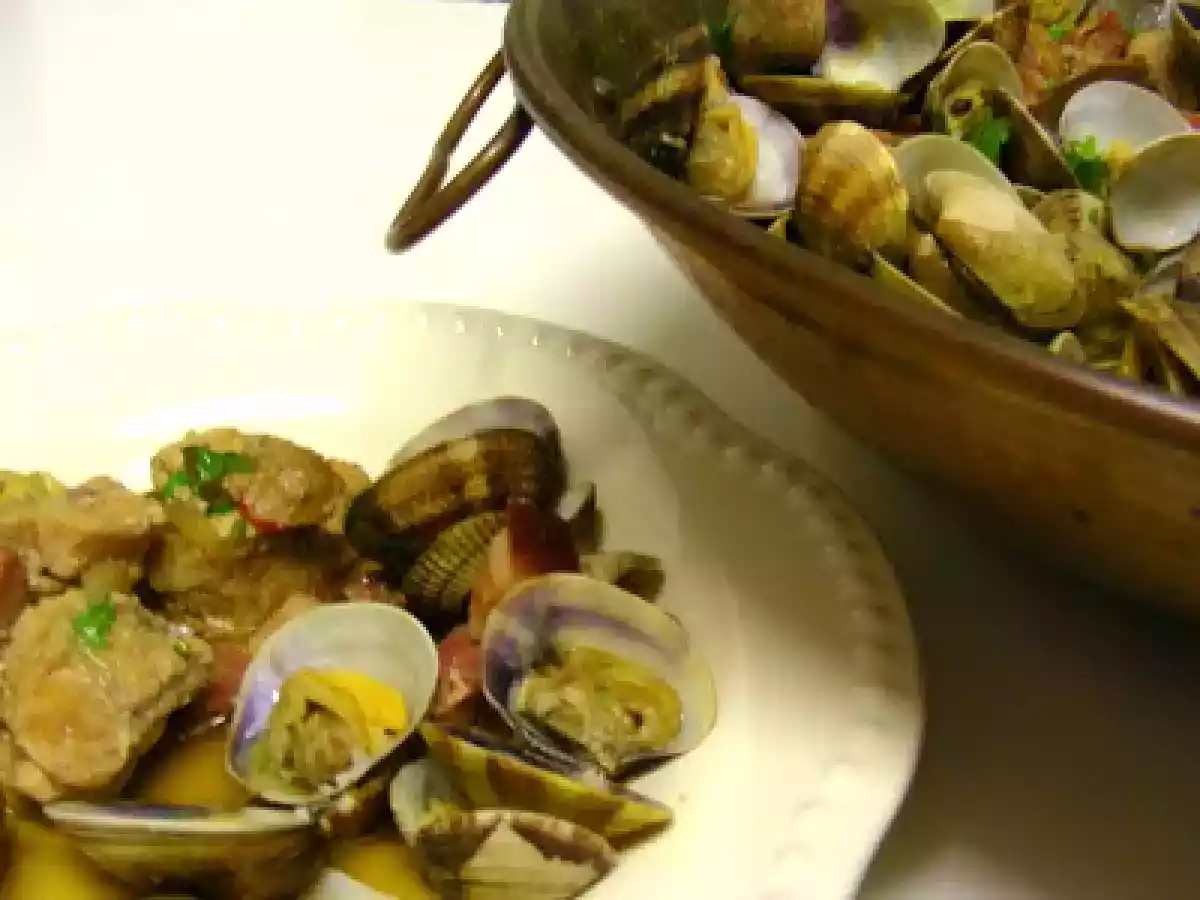 Cataplana de Carne de Porco com Amêijoas