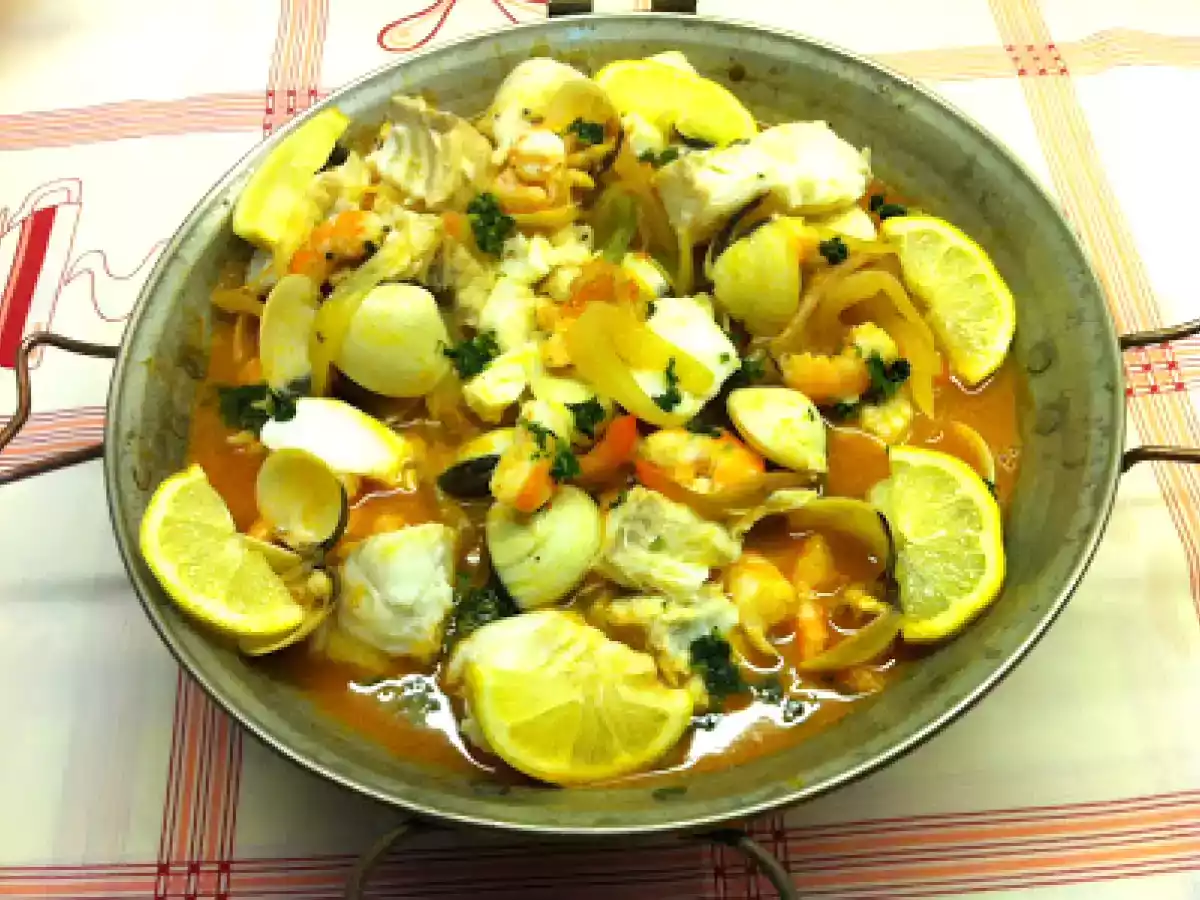 Cataplana de Pescada, Camarão e Ameijoa
