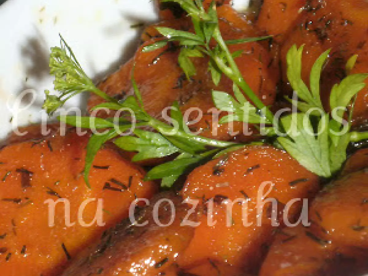 Cenouras salteadas com mel, gengibre e endro - foto 2