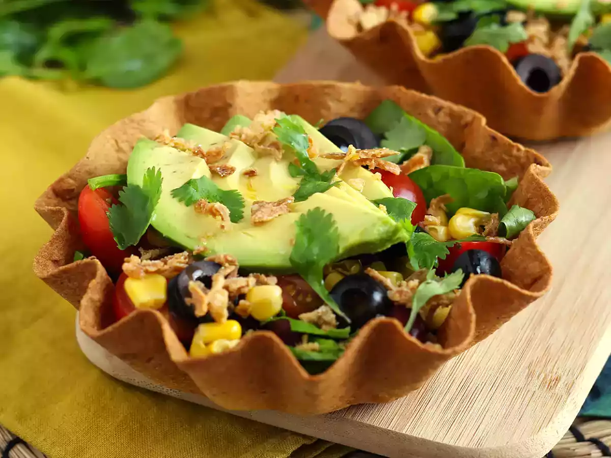 Cesta de tortilha com salada (Tortilla bowls) - foto 5