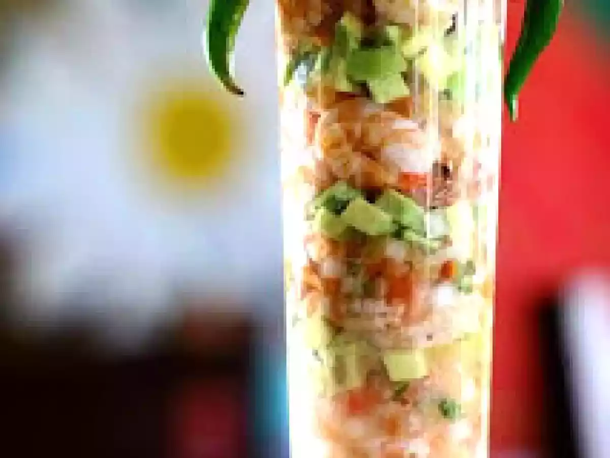 Ceviche de camarão ao leite de côco