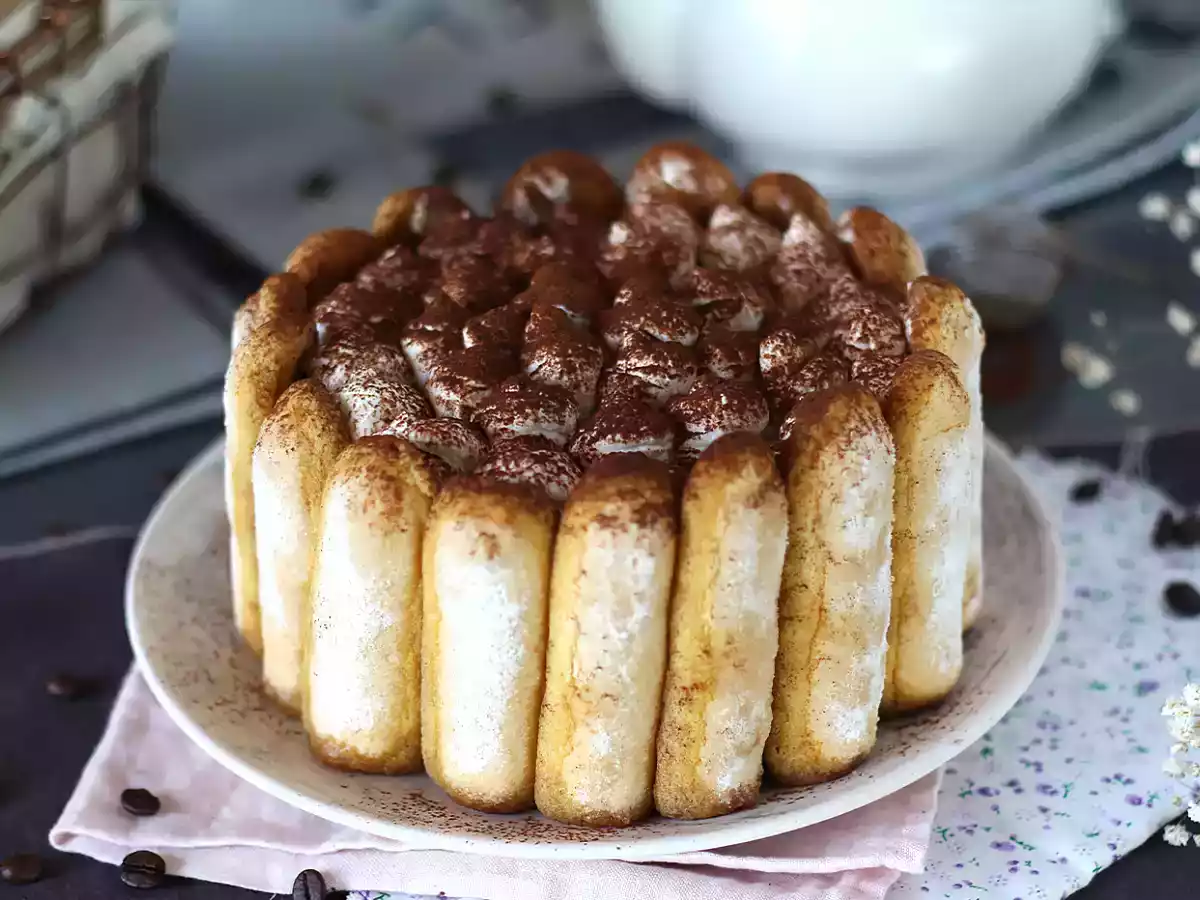 Charlotte de tiramisu sem ovos - foto 2