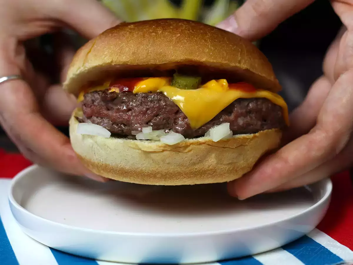 Cheeseburger, o famoso hambúrguer que todo mundo adora! - foto 2